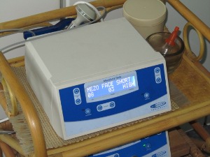 Prístroj používaný pri ošetrení neinvazívna mezoterapia
